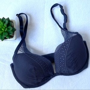 VICTORIA’S SECRET bra